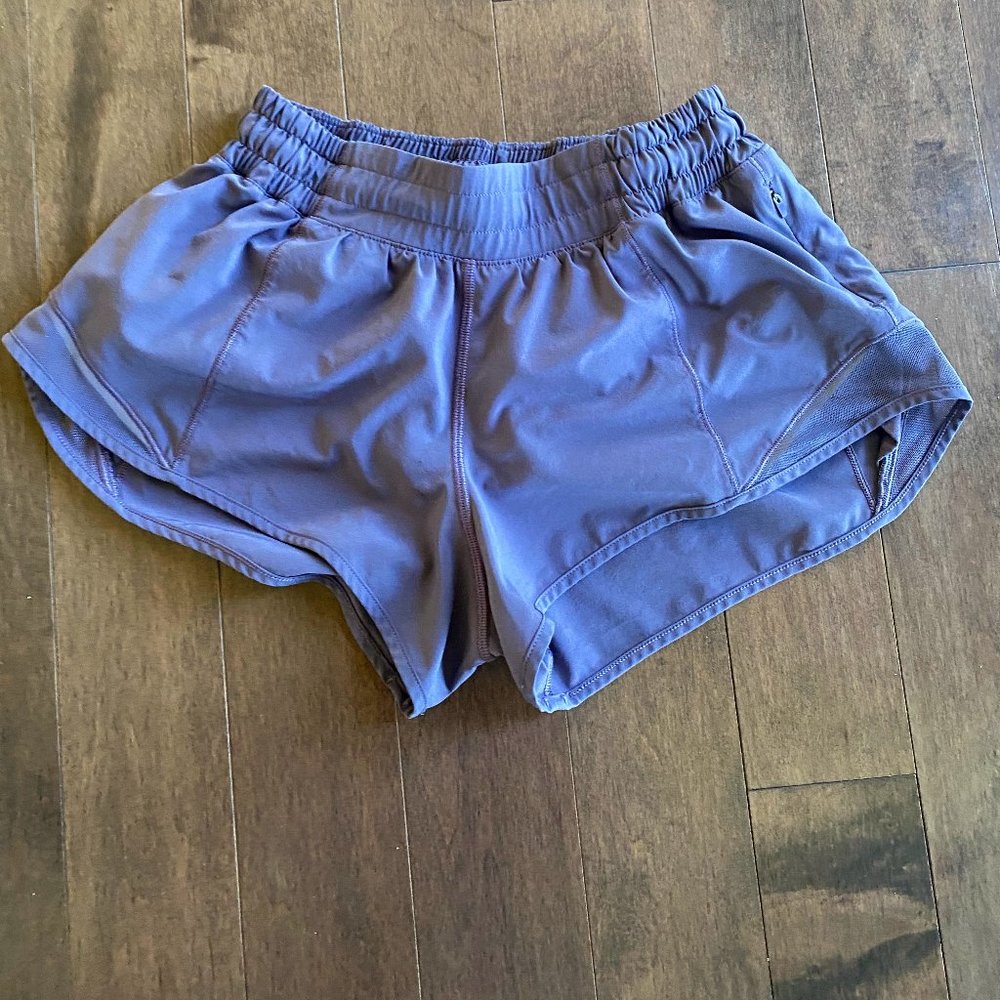Lululemon Hotty Hot Low Rise Short 2.5"